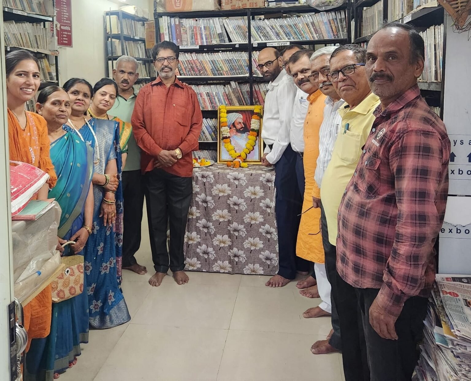 शाहू वाचनालयाच्यावतीने शिवरायांना अभिवादन