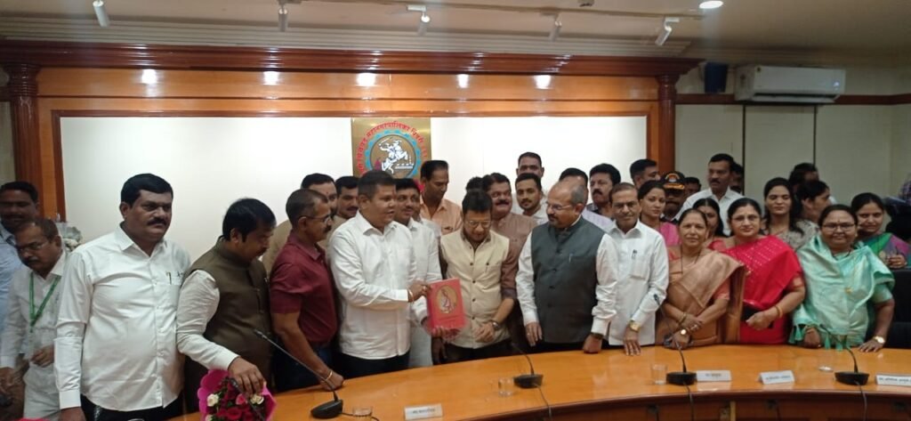 पिंपरी चिंचवड महानगरपालिकेच्या स्थायी समिती सभापतीपदी अभिषेक बारणे यांची निवड