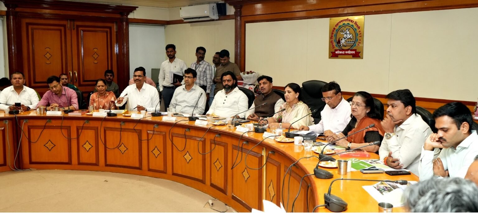 पिंपरी चिंचवड शहरातील सर्व प्रकल्प वेळेत पूर्ण करून नागरिकांना मूलभूत सुविधा उपलब्ध करून द्याव्यात – नगरविकास राज्यमंत्री माधुरी मिसाळ
