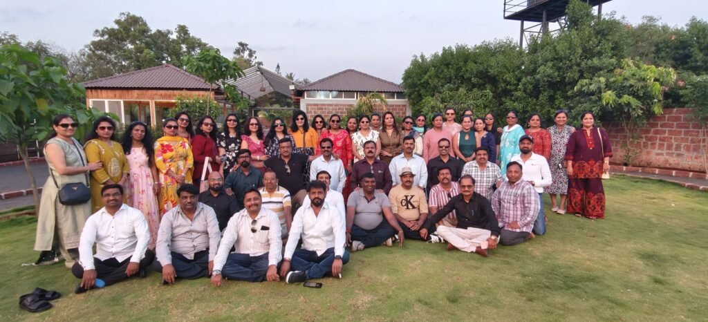 “खडकवासल्याच्या निसर्ग साक्षीने रंगला आठवणींचा मेळा” : महात्मा फुले कॉलेजच्या माजी विद्यार्थ्यांचा उत्साही स्नेहमेळावा