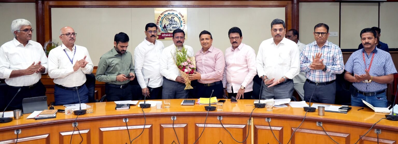 एमआयडीसीतील पाणी, स्वच्छता व रस्ते प्रश्न तातडीने सोडवणार – आयुक्त डॉ. विजय सूर्यवंशी
