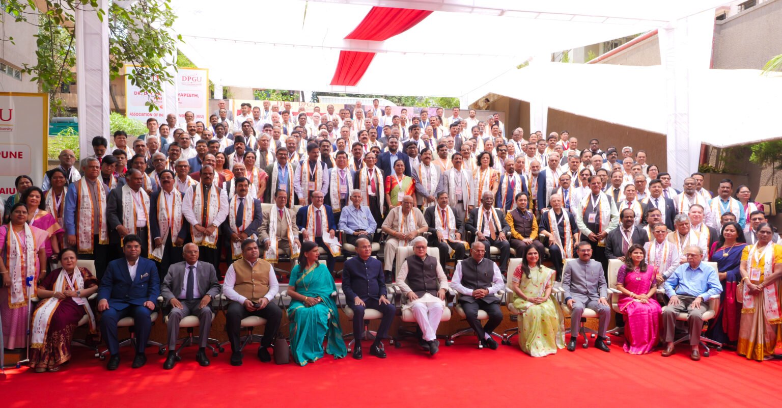 विद्यार्थ्यांनी केवळ ज्ञानी न होता समाजात संधी निर्माण करणारे आणि समस्या सोडवणारे नागरिक बनावे”. – राज्यपाल श्री. जिष्णू देव वर्मा
