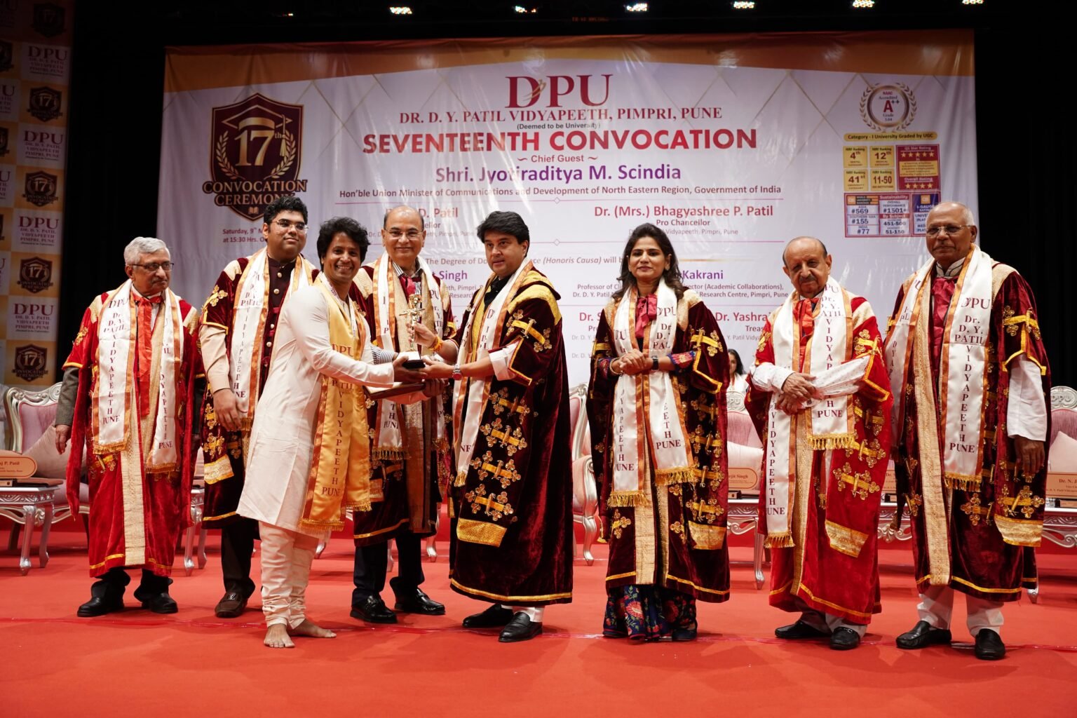 पिंपरी येथील डॉ. डी. वाय. पाटील विद्यापीठाचा (डीपीयु) १७ वा पदवीप्रदान समारंभ उत्साहात संपन्न