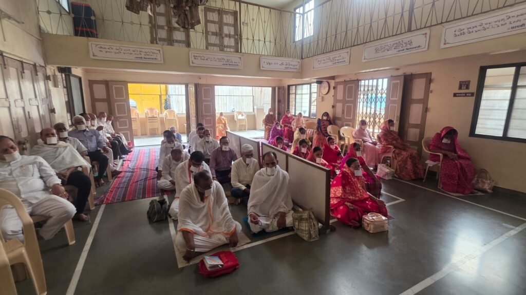 उपप्रवर्तिनी संथारा साधिका प. पू. प्रियदर्शनाजी यांच्या प्रथम पुण्यस्मरणदिनानिमित्त प्रार्थना आणि नवकार जाप संपन्न
