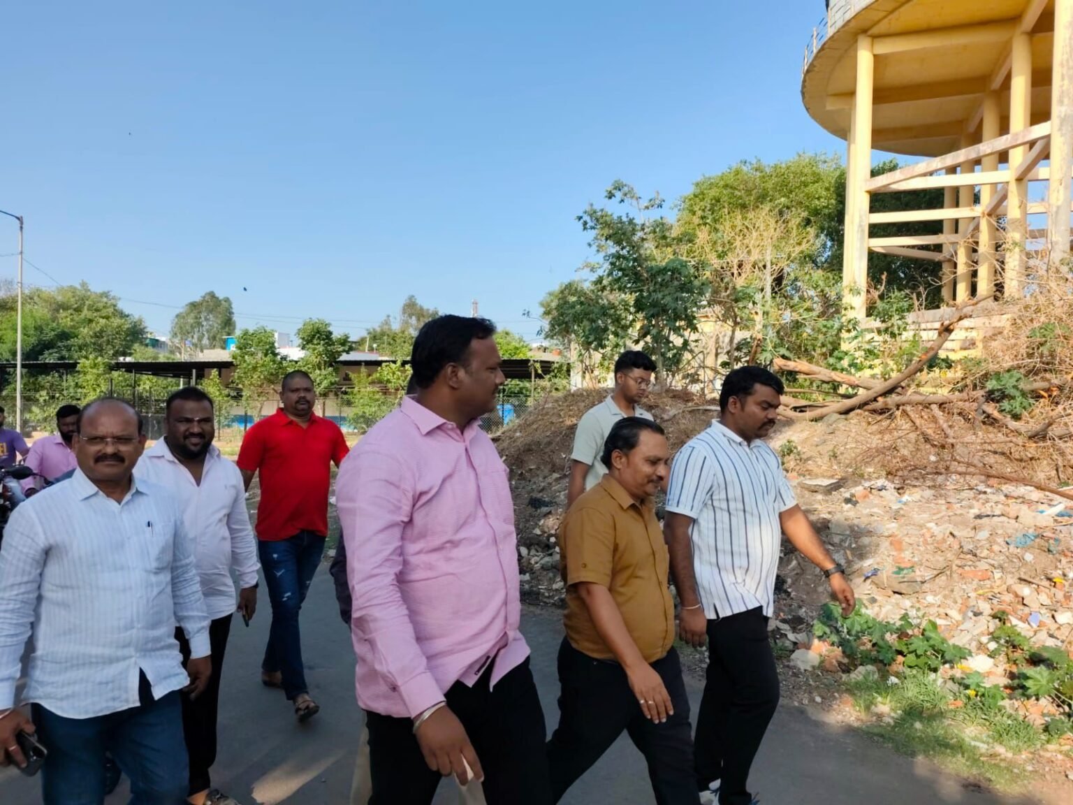फुगेवाडी विषारी दारू मृत्यूकांडानंतर मनसे आक्रमक; अवैध दारू अड्डे उद्ध्वस्त करण्याची पोलिसांकडे मागणी