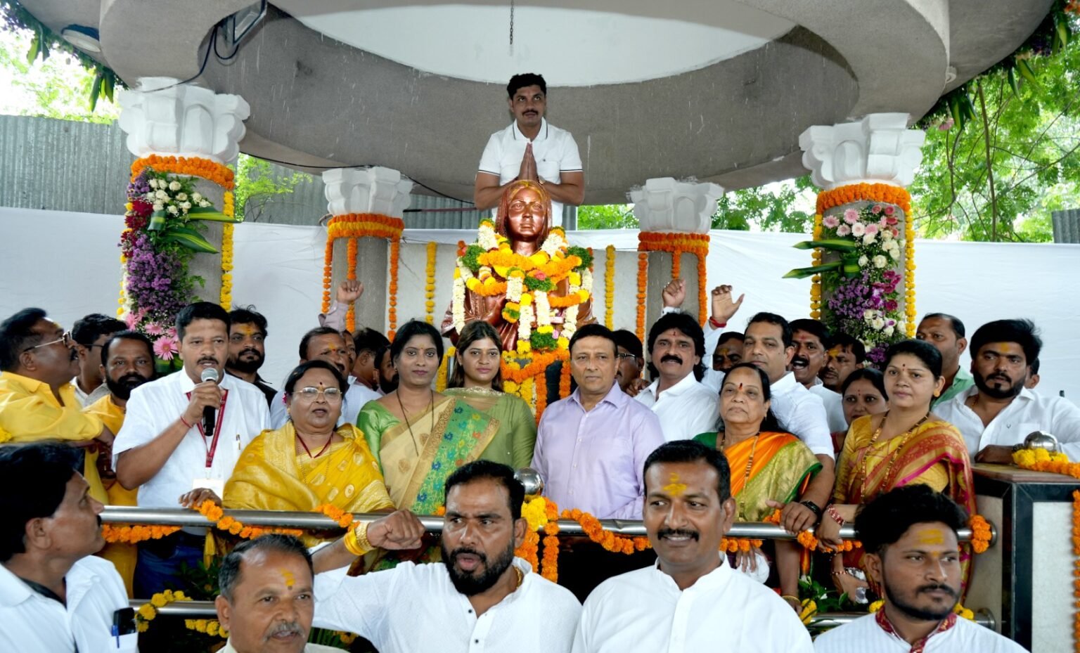 पुण्यश्लोक अहिल्यादेवी होळकर यांच्या जयंतीनिमित्त पिंपरी चिंचवड महापालिकेच्यावतीने अभिवादन