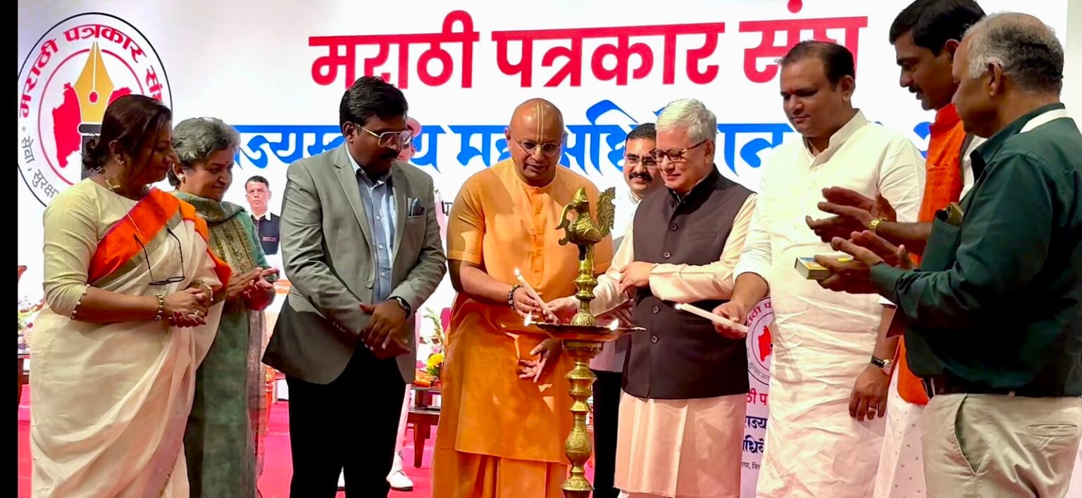 सर्व जिल्ह्यांत पत्रकार भवनासाठी जागा देणार – महसूल मंत्री चंद्रशेखर बावनकुळे