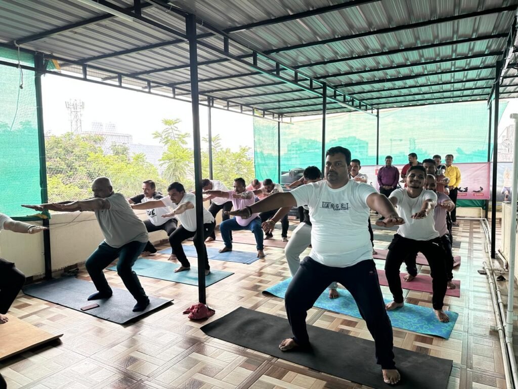 योगवेद क्लासमध्ये आंतरराष्ट्रीय योग दिन उत्साहात साजरा