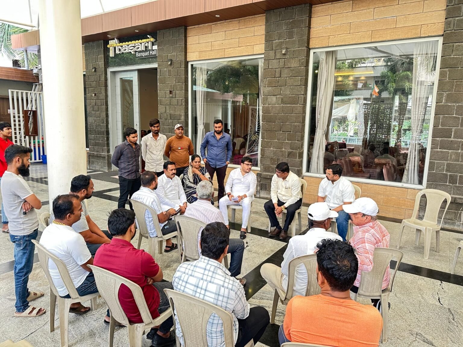 प्रभाग २८ मधील भीषण पाणी टंचाईवर लोकप्रतिनिधी आक्रमक; शत्रुघ्न काटे, अनिता काटे आणि कुंदा भिसे यांच्याकडून पाणीपुरवठा अधिकाऱ्यांची ‘उच्चस्तरीय’ बैठक!
