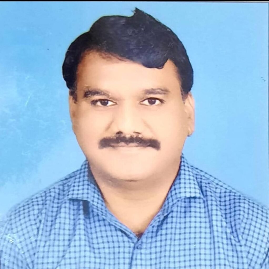 शिक्षक धनंजय ठोके यांना ‘नव्वदोत्तरी दलित नाटक व दलित रंगभूमी’ या विषयात पीएचडी पदवी प्रदान