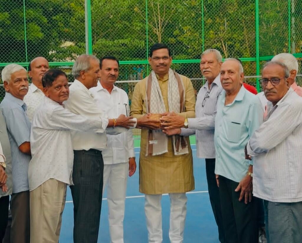 चिंचवडगावच्या विकासाला वेग; आमदार शंकर जगताप यांच्या हस्ते बॅडमिंटन कोर्टचे लोकार्पण व विविध विकासकामांचे भूमिपूजन