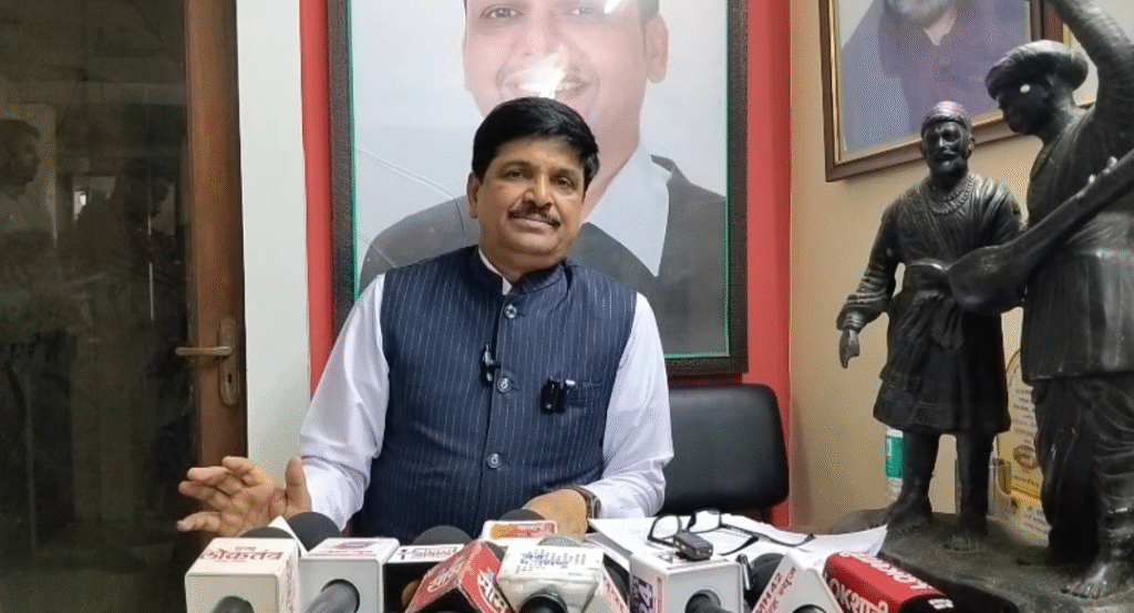 पिंपरी चिंचवड महानगरपालिकेतील कंत्राटी कर्मचाऱ्यांची ग्रॅच्युइटी सुरक्षित ठेवावी; यशवंत भोसले यांची महापौर व स्थायी समितीचे सभापती यांच्याकडे मागणी!