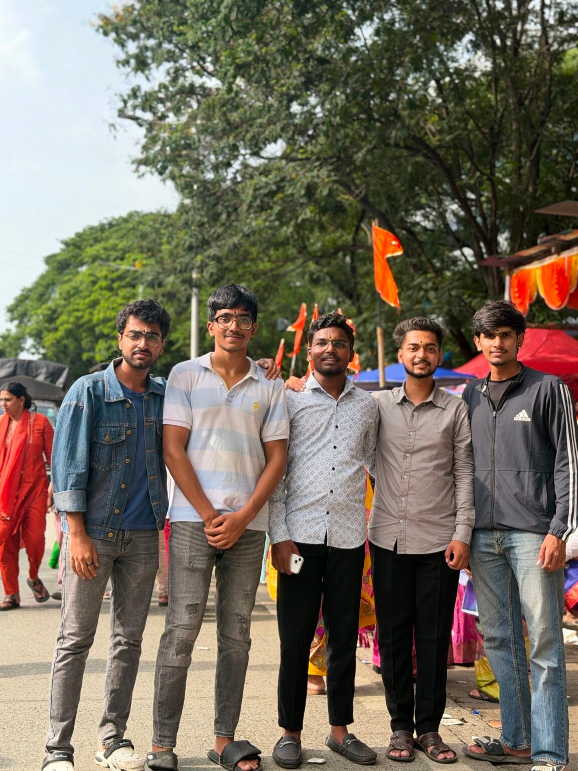 वारकऱ्यांची सेवा म्हणजेच विठ्ठलाची पूजा – मेघराज लोखंडे मित्र परिवाराचा सेवाभावी उपक्रम