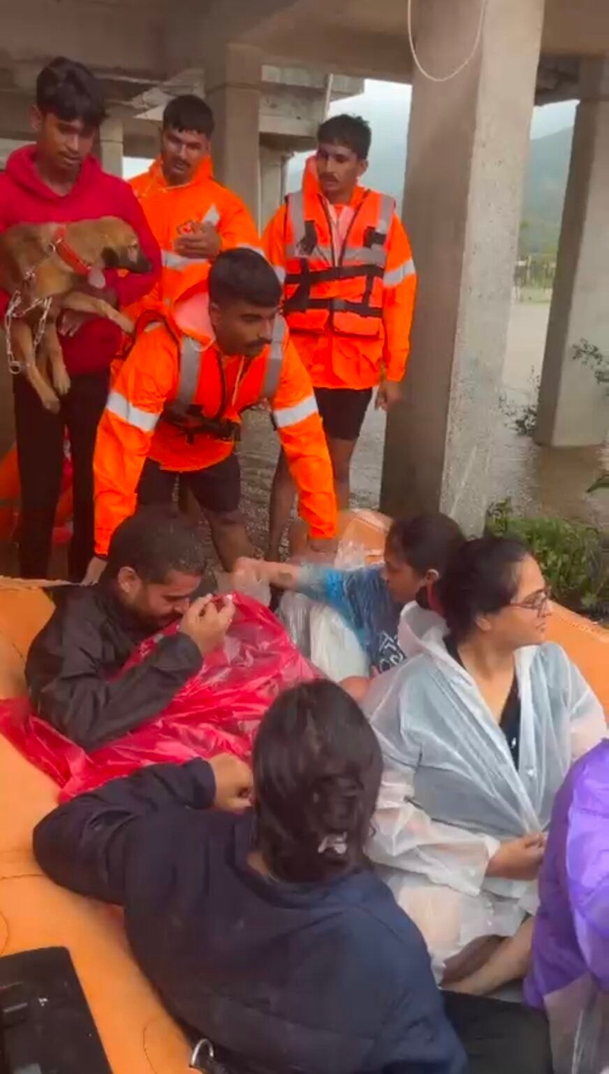 पूरसंकटात पीएमआरडीएचे देवदूत! ८ महिन्यांच्या चिमुकल्यासह १५० हून अधिक नागरिकांची सुखरूप सुटका