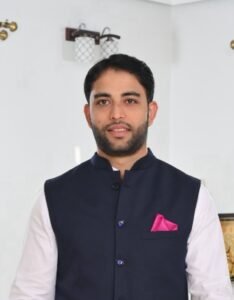 पिंपरी-चिंचवडमध्ये रस्त्यांची दुर्दशा; खड्डे युद्धपातळीवर बुजवा – शिवसेना गटनेते विश्वजीत बारणे