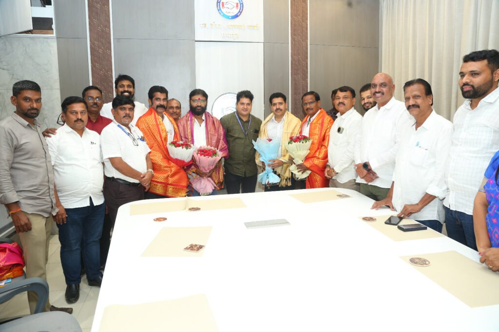 पिंपरी-चिंचवड मनपा सेवकांच्या पतसंस्थेच्या चेअरमनपदी विजय संभाजी मुंडे
