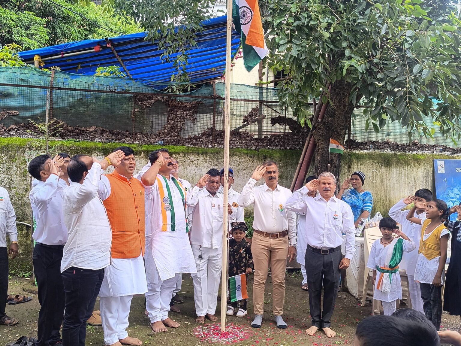 चिंचवडगावातील रस्टन कॉलनी येथे स्वातंत्र्य दिनानिमित्त देशभक्तीचा संदेश