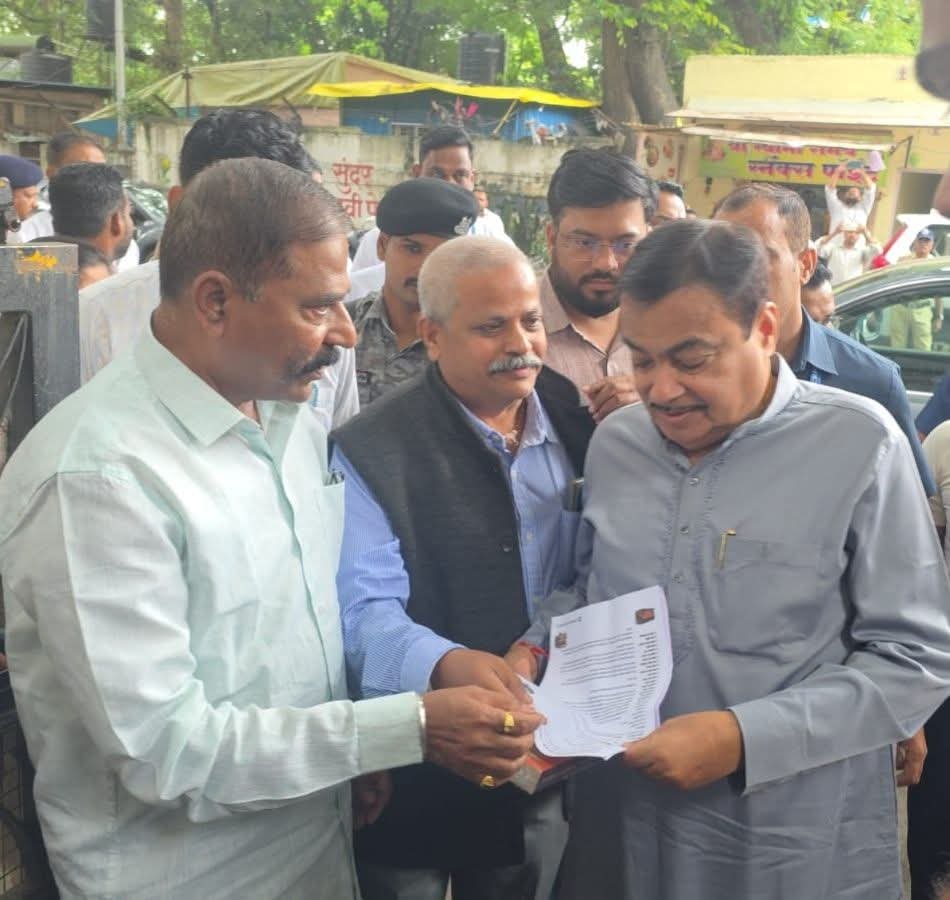 महाराष्ट्रातील वाहन हस्तांतरण प्रक्रिया तीन आठवड्यांपासून ठप्प; नितीन गडकरी यांना निवेदन