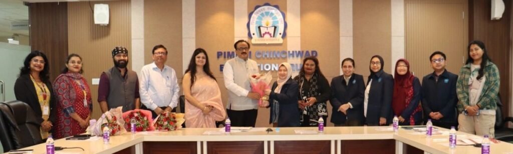 पीसीईटी आणि इंडोनेशियाच्या युनिव्हर्सिटी ऑफ नेगेरी, जकार्ता यांच्या वतीने विद्यार्थ्यांसाठी मार्गदर्शक पुस्तिकेचे प्रकाशन