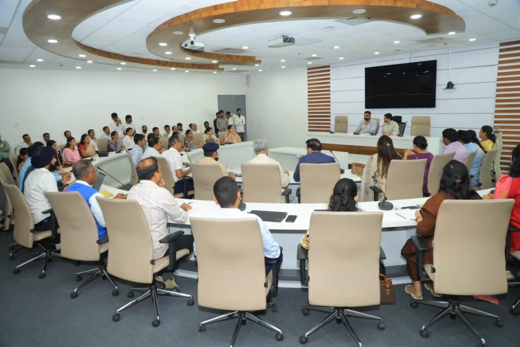 लोणावळ्यातील पूरग्रस्तांच्या मदतीसाठी टाटा कंपनीला पाचारण; आमदार सुनील शेळके यांच्या उपस्थितीत महत्त्वपूर्ण बैठक