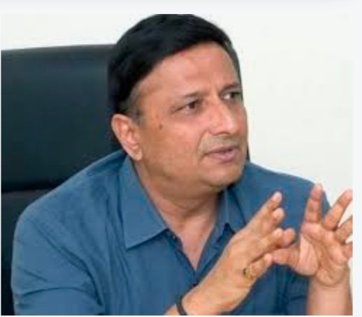 शहरातील रस्त्यांवरील खड्डे येत्या दोन दिवसांत बुजवण्याच्या दृष्टीने आवश्यक ती कार्यवाही करा : आयुक्त डॉ. विजय सूर्यवंशी