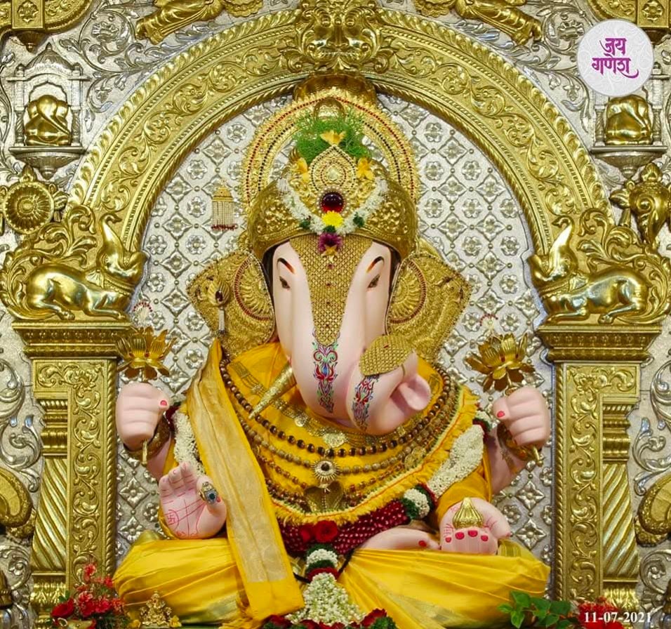 भोसरीतील कै. दामूशेठ गव्हाणे मित्र मंडळ प्रथम, तर पिंपरी गाव येथील सुवर्णयुग मित्र मंडळाचा द्वितीय क्रमांक