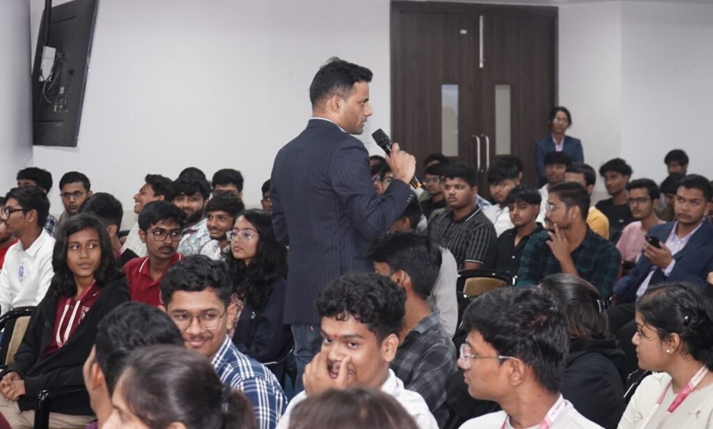 विद्यार्थ्यांनी स्व संकल्पना विकसित करावी – दशरथा एम