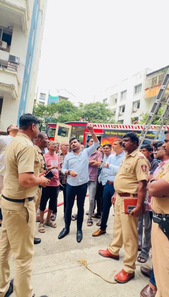 गणेशम फेज-२मध्ये आग,दोन चिमुरड्यांची सुखरूप सुटका, शत्रुघ्न काटेंच्या सतर्कतेने अनर्थ टळला!