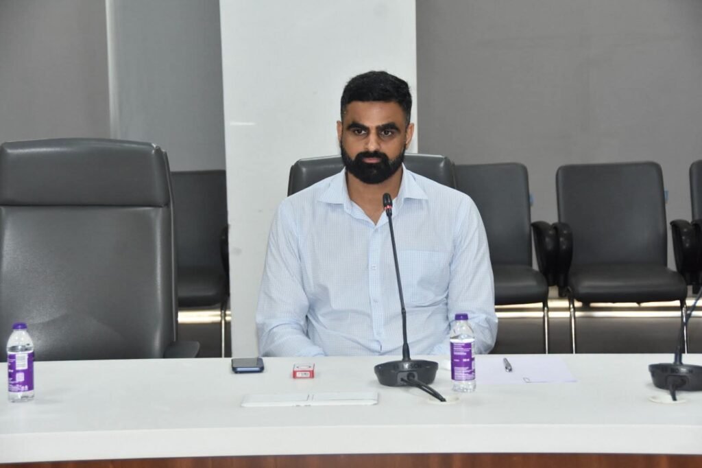 पदवीधर, शिक्षक मतदार नोंदणी मुदत २६ सप्टेंबरपर्यंत; ऑनलाईन नोंदणी सुविधा उपलब्ध- जिल्हाधिकारी जितेंद्र डुडी यांचे आवाहन