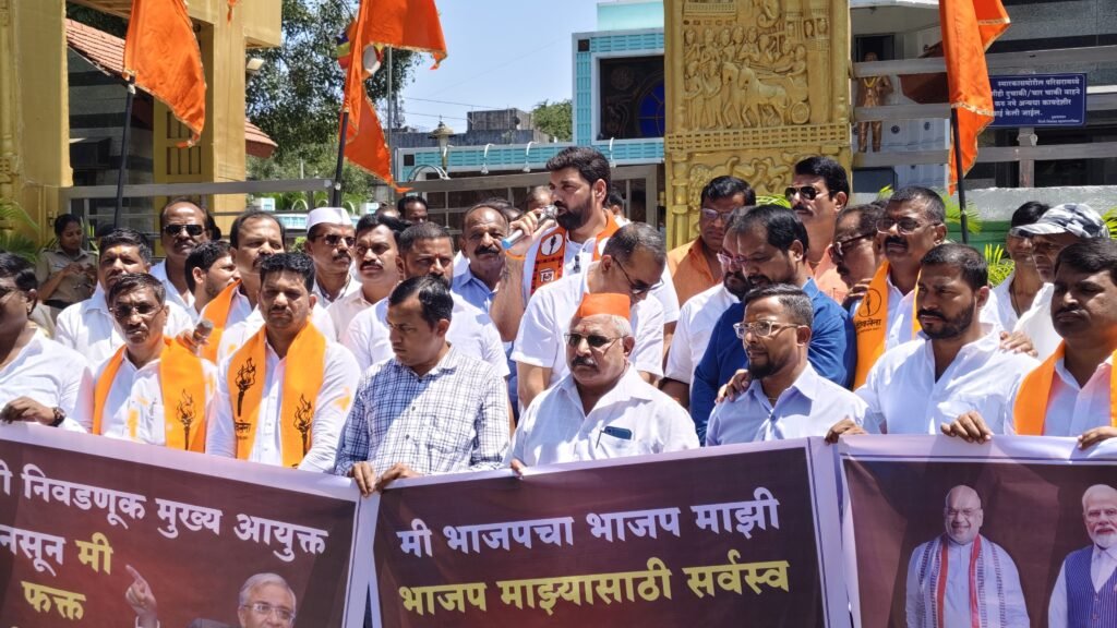 ज्ञानेश कुमारांना बडतर्फ करून अटक करा; शिवसेनेचा (उबाठा) हल्लाबोल