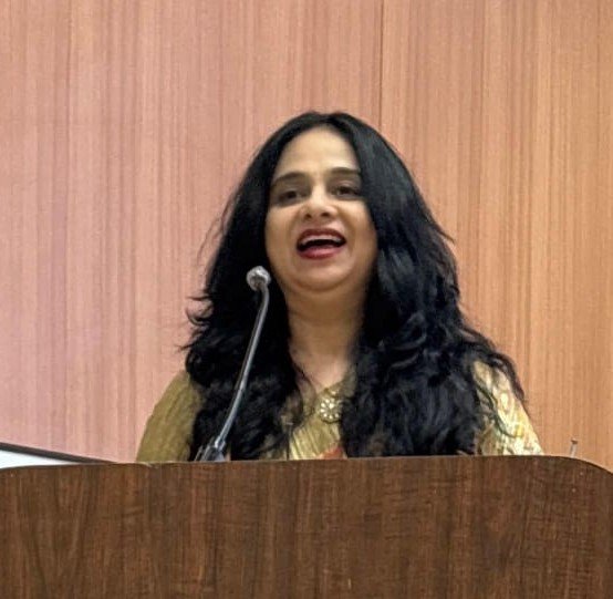 ग्रंथांचा आधार घेऊन कौशल्य सिद्ध करा, ग्रंथ विश्वासार्हता देतात – प्रा. डॉ. मीनल ओक