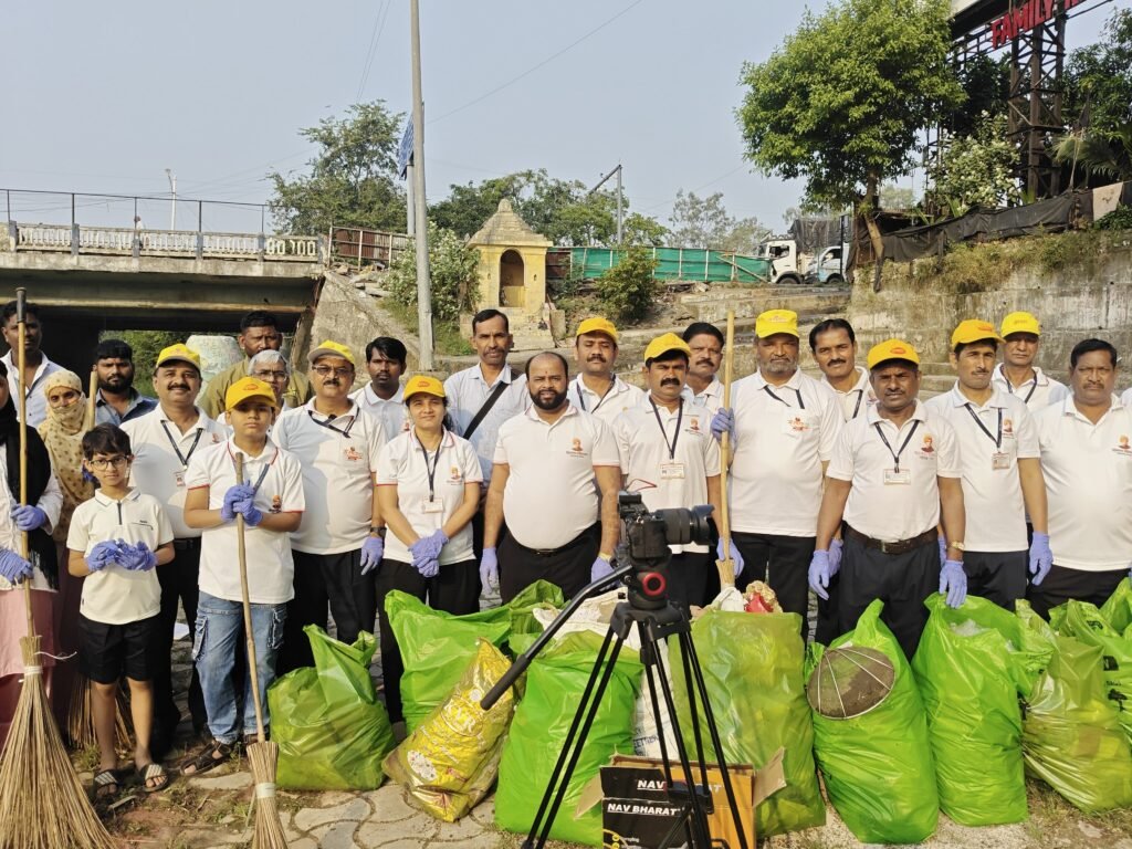 संस्कार प्रतिष्ठानच्या वतीने पवना नदी व घाट स्वच्छता अभियान