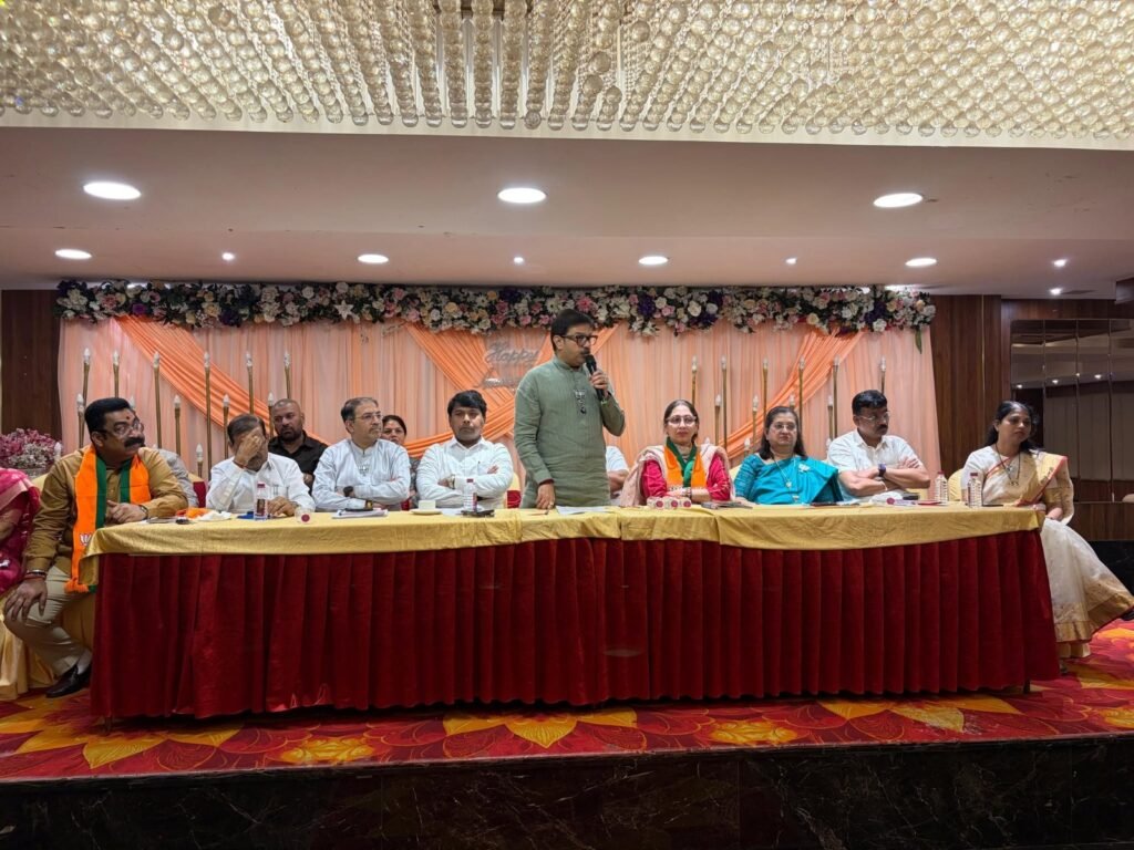 पुणे विभाग शिक्षक व पदवीधर मतदारसंघाच्या निवडणुकीच्या पार्श्वभूमीवर पिंपरी विधानसभेत भाजपा-महायुतीची महत्त्वपूर्ण संघटनात्मक बैठक; डॉ. स्मिता जाधव व श्री. कौस्तुभ गावडे यांच्या विजयाचा ठाम निर्धार